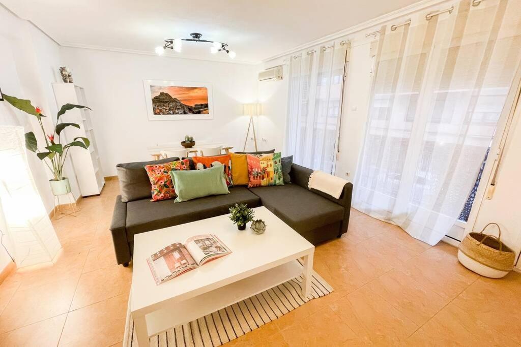 Coqueto Y Amplio Apartamento A 15 Min De La Playa Аліканте Екстер'єр фото